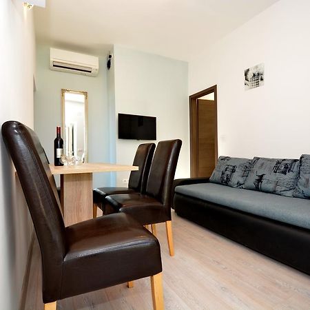 Apartments Clara Nin Εξωτερικό φωτογραφία