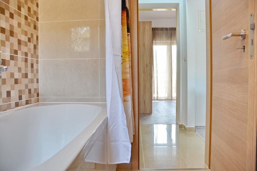 Apartments Clara Nin Εξωτερικό φωτογραφία