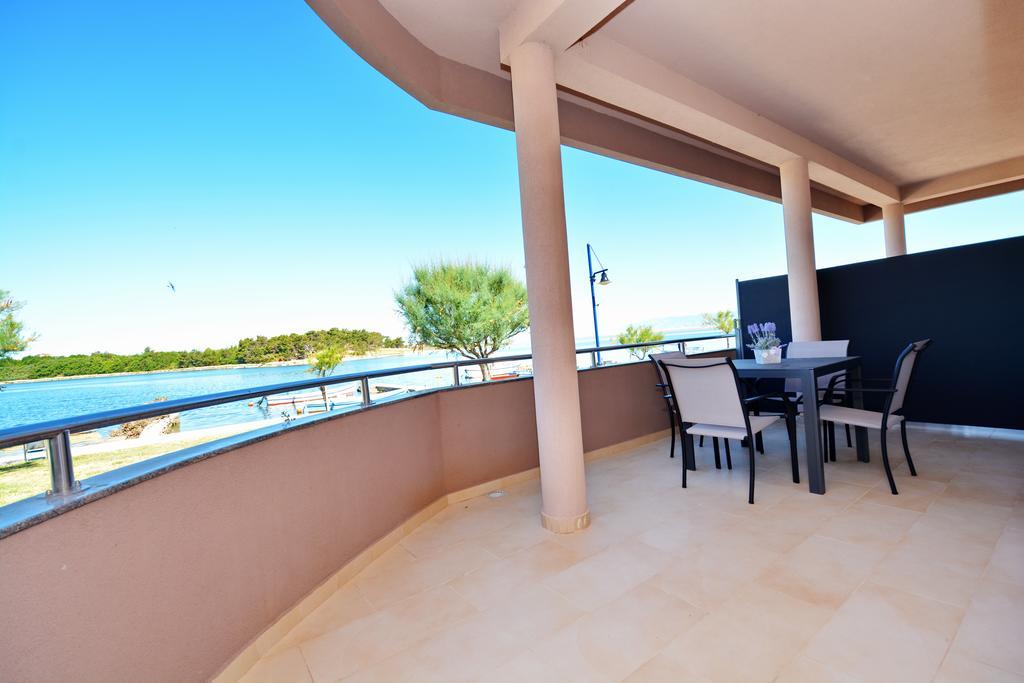 Apartments Clara Nin Εξωτερικό φωτογραφία