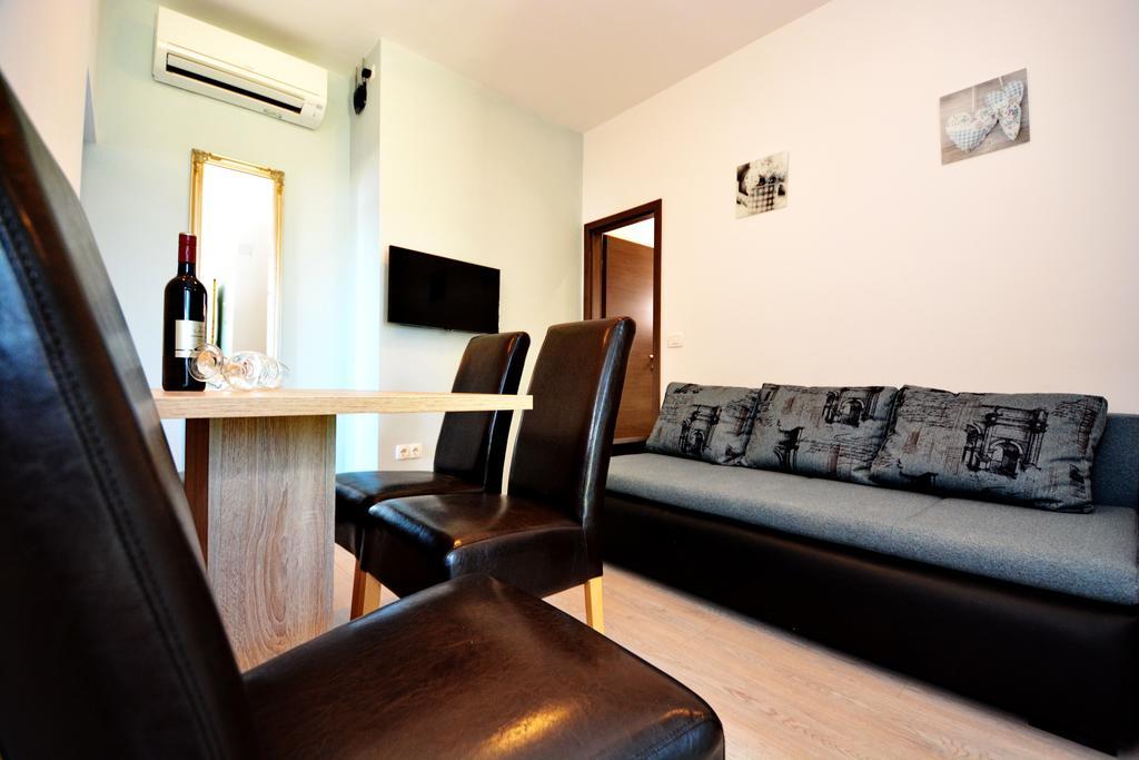 Apartments Clara Nin Εξωτερικό φωτογραφία
