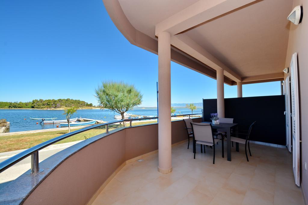 Apartments Clara Nin Εξωτερικό φωτογραφία