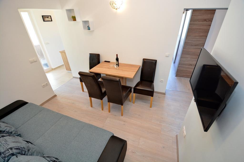 Apartments Clara Nin Εξωτερικό φωτογραφία